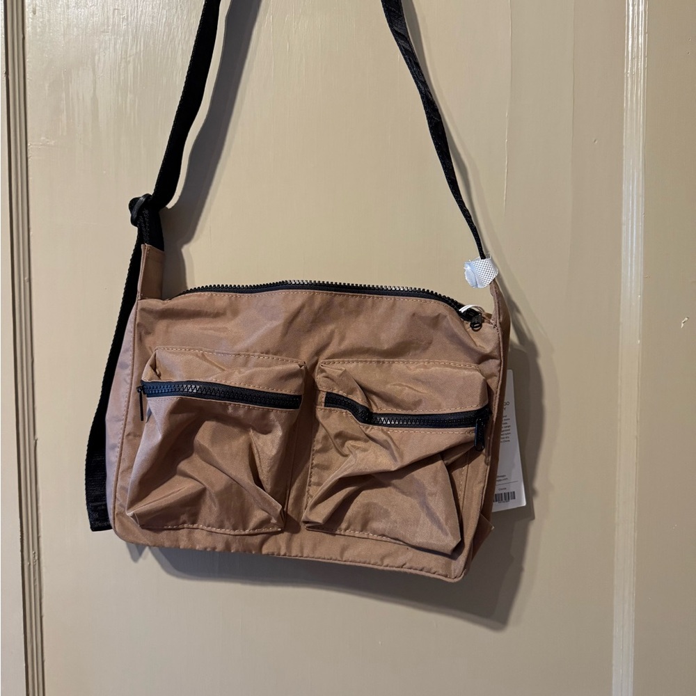 BAGGU medium cargo crossbody in cacao